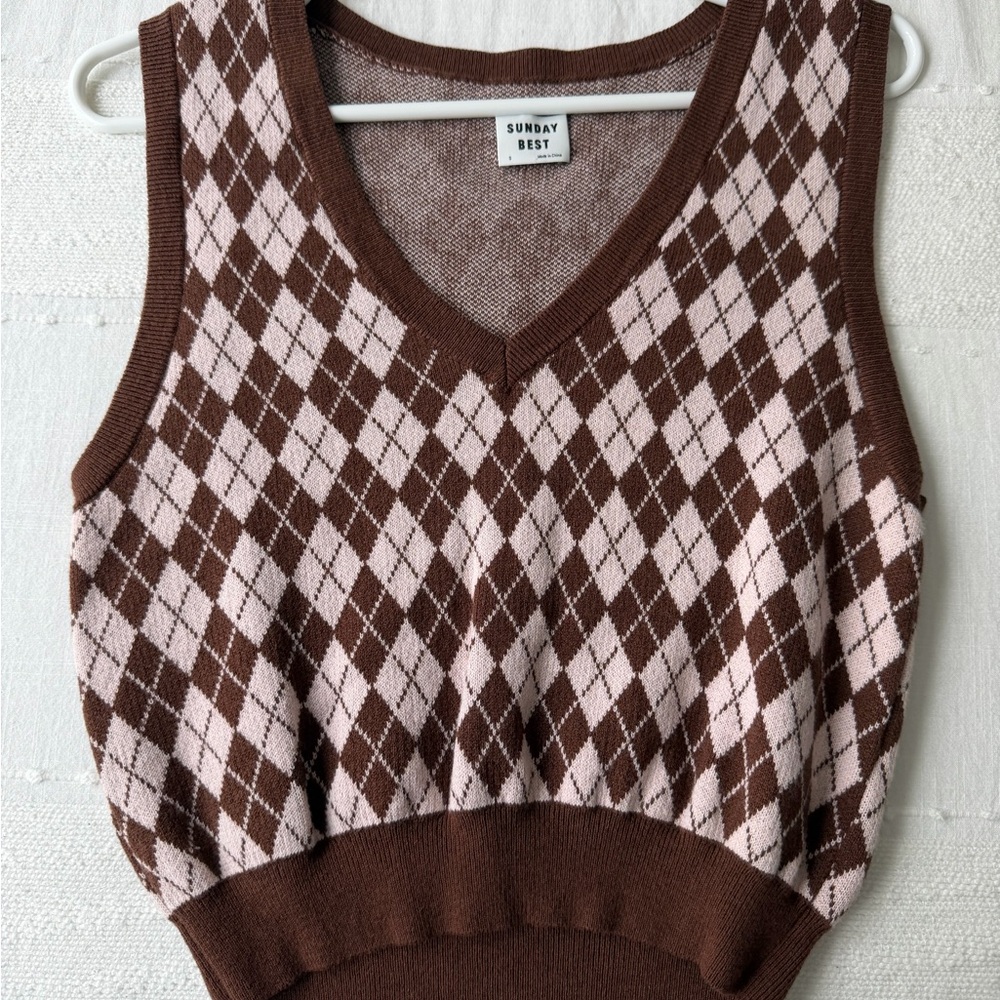 Aritzia Brown and Cream Argyle Vest